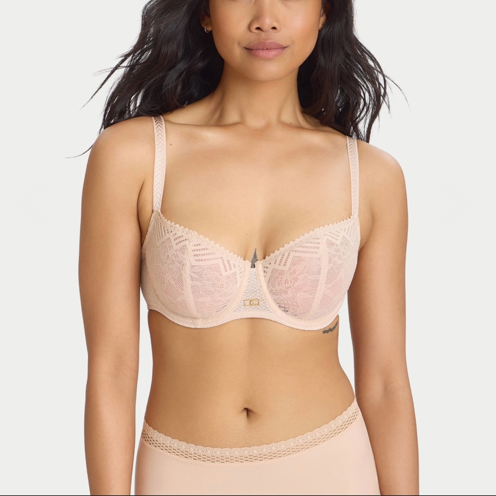 Chantelle origins  lace demi bra 32E